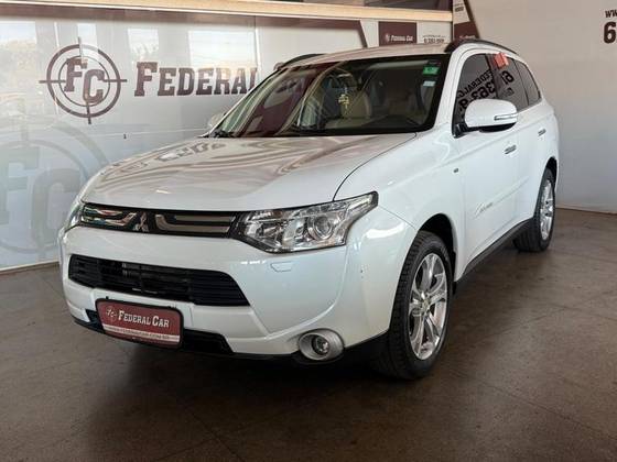 MITSUBISHI OUTLANDER 3.0 GT 4X4 V6 24V GASOLINA 4P AUTOMÁTICO MITSUBISHI OUTLANDER 3.0 GT 4X4 V6 24V GASOLINA 4P AUTOMÁTICO